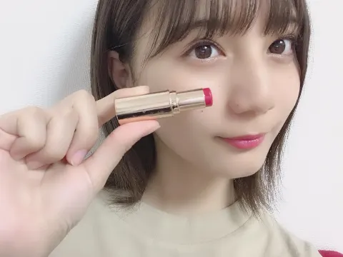 小坂 菜緒｜新しい靴を買ったはいいものの、中敷の張り付き具合が微妙なのか…（2019-06-05）｜5枚目