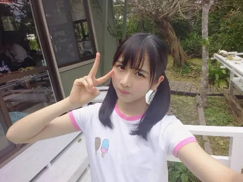 上村 ひなの｜63,日向坂46 1stグループ写真集🌺（2019-07-06）｜2枚目