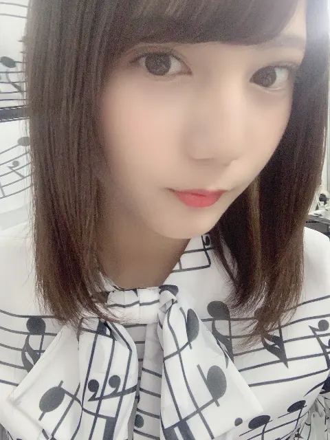 小坂 菜緒｜昔食べれなかったものが、今食べれる。昔食べれてたものが、今食…（2019-09-30）｜5枚目