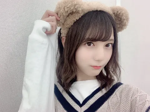 小坂 菜緒｜夜のスキンケアでパックをするんですけど、してる時って暇になる…（2019-10-24）｜4枚目