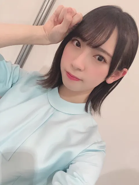 金村 美玖｜ポージング（2020-02-11）｜4枚目