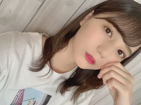 小坂 菜緒｜夢見て眠る深夜0時、1度起きてまた眠る朝5時、騒がしく起きる朝11時。年に数回起こるこの現象に名をつけたい！（2020-06-02）｜2枚目