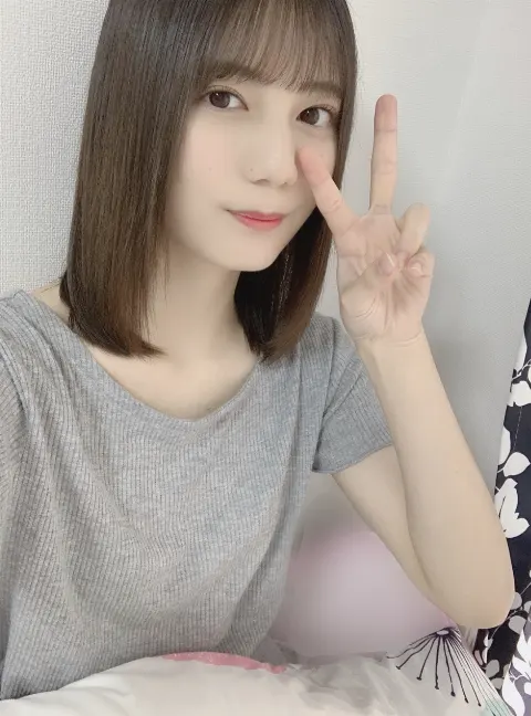 小坂 菜緒｜ベーグルが食べたい気分です。自分で作ってみるのも良しだけど、…（2020-07-16）｜2枚目
