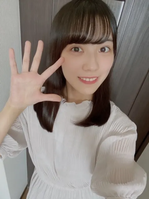 森本 茉莉｜急に暑くなりましたねえ。かき氷屋さんのふわふわのもいいけど、屋台のかき氷が食べたいなあ。（2020-07-20）｜2枚目
