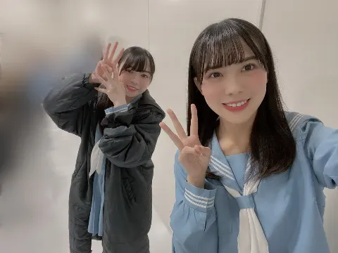 森本 茉莉｜水色セーラー服（2020-11-26）｜3枚目