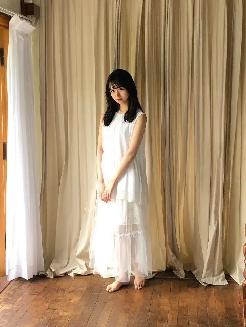上村 ひなの｜桃の色って桃色（2020-11-27）｜2枚目