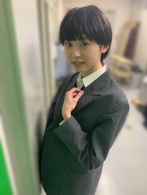 髙橋 未来虹｜大きめのブレザー（2021-02-17）｜2枚目