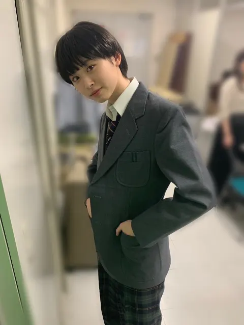 髙橋 未来虹｜大きめのブレザー（2021-02-17）｜3枚目