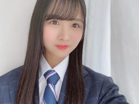 上村 ひなの｜三つ編みツインテールポニーテールストレート巻き。（2021-04-14）
