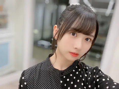 上村 ひなの｜うれしいって言葉をひとつのブログで3回くらい言ってた。今日の…（2021-04-21）｜2枚目