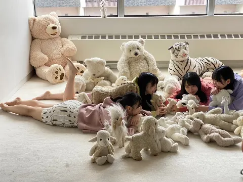 髙橋 未来虹｜くまのぬいぐるみ、いくつあるでしょうか。（2021-11-04）｜3枚目