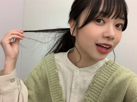 山口 陽世｜(_¨̮_)>≡制服（2021-11-22）｜6枚目