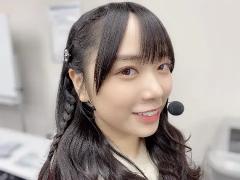 上村 ひなの｜鈴の音がすぐそこに❤️💚（2021-12-25）｜5枚目