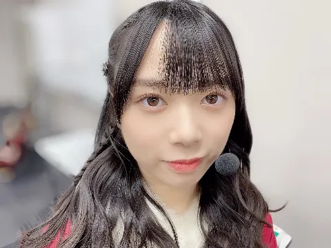 上村 ひなの｜鈴の音がすぐそこに❤️💚（2021-12-25）｜6枚目