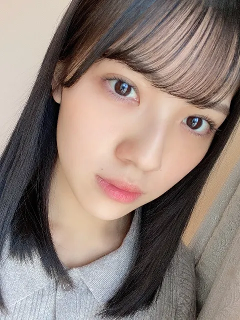 森本 茉莉｜1番最初に手に入れた眼鏡はブルーライトカットでした。ブログを読んだ母が、使わないからとくれました。（2022-01-29）