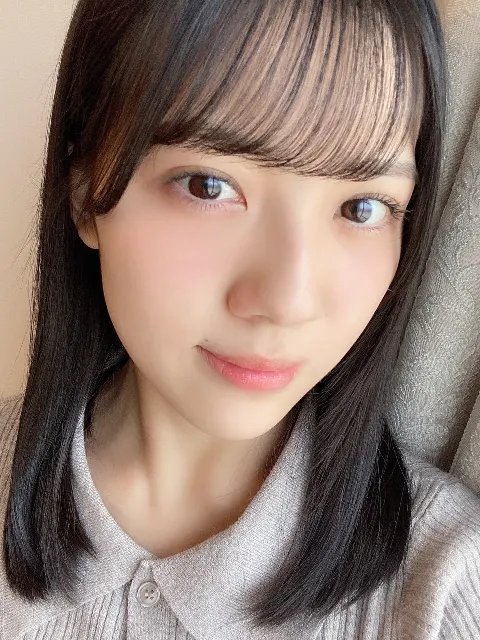 森本 茉莉｜1番最初に手に入れた眼鏡はブルーライトカットでした。ブログを読んだ母が、使わないからとくれました。（2022-01-29）｜2枚目