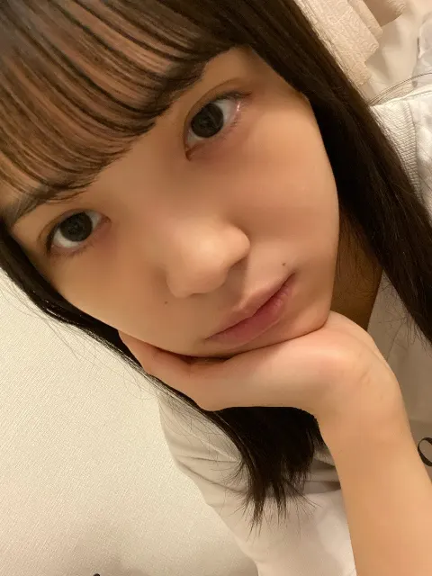 森本 茉莉｜1番最初に手に入れた眼鏡はブルーライトカットでした。ブログを読んだ母が、使わないからとくれました。（2022-01-29）｜3枚目