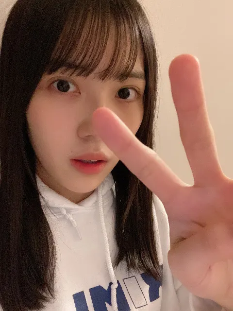 森本 茉莉｜ひな誕祭まであと2日！（2022-03-28）｜4枚目