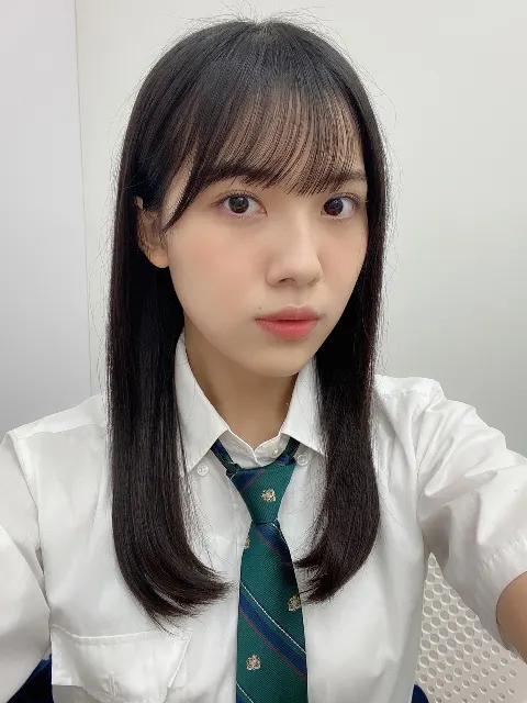 森本 茉莉｜約2ヶ月ぶりの制服（2022-06-25）｜3枚目