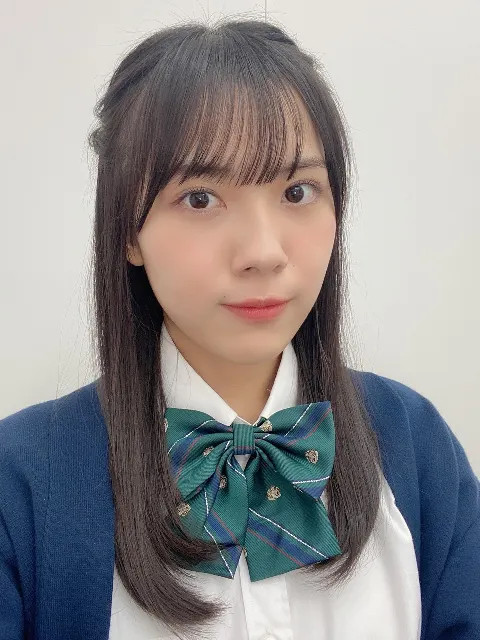 森本 茉莉｜約2ヶ月ぶりの制服（2022-06-25）｜4枚目