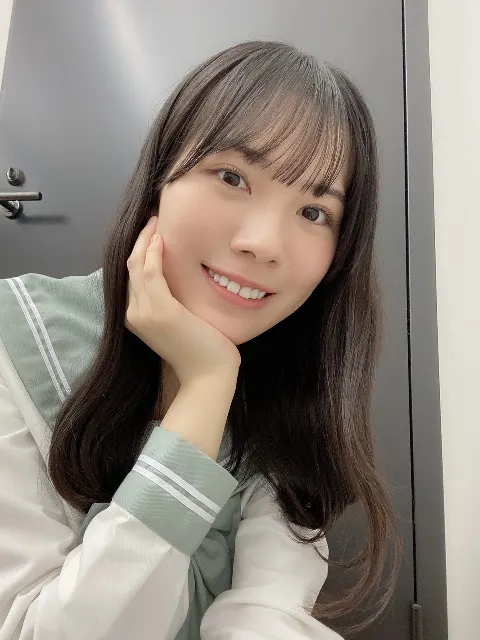 森本 茉莉｜約2ヶ月ぶりの制服（2022-06-25）｜6枚目