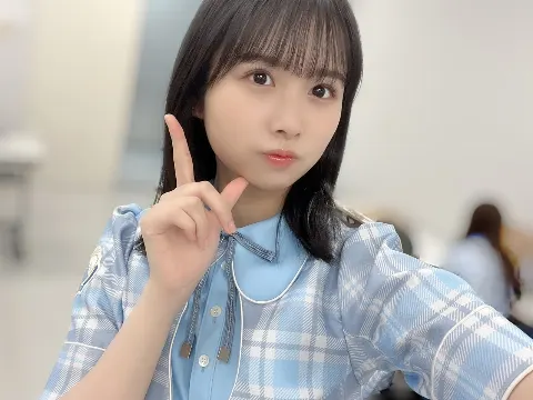 上村 ひなの｜new制服になったよ（2022-08-11）｜4枚目