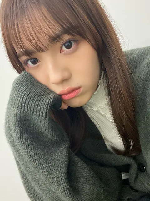 森本 茉莉｜これは兄からちょっくら借りたセーターです(◦ˉ ˘ ˉ◦)（2022-11-08）