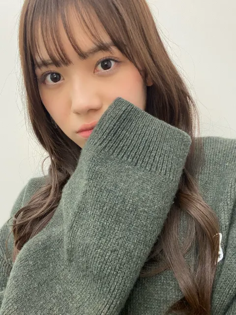 森本 茉莉｜これは兄からちょっくら借りたセーターです(◦ˉ ˘ ˉ◦)（2022-11-08）｜3枚目