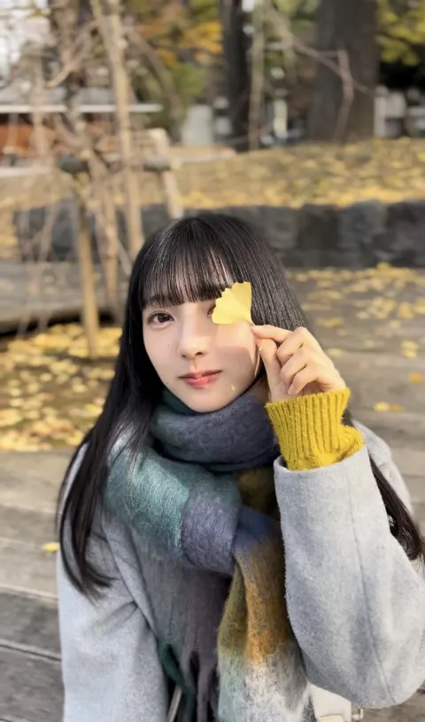 小西 夏菜実｜みかんを食べ過ぎたら本当に手が黄色くなった 小西夏菜実 524773（2022-12-03）｜3枚目