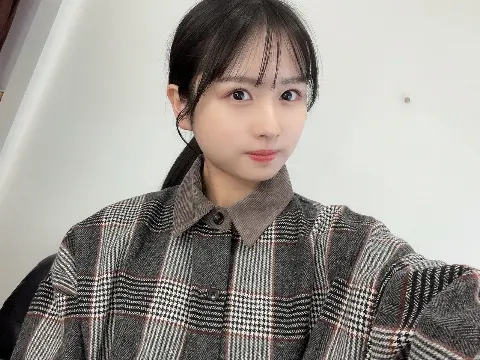 上村 ひなの｜BUBKA_2月号（2022-12-30）｜3枚目