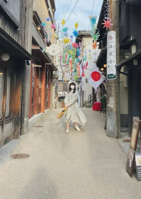 小西 夏菜実｜徐々に厳しい寒さも和らぎ、春の陽気を感じられるように...などと堅苦しいオープニングは性に合いません。 小西夏菜実（2023-03-21）｜3枚目