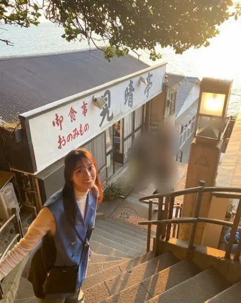 清水 理央｜最近のマイブームは電車に揺られて綺麗な海に行く妄想をすることです　清水理央（2023-04-15）