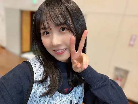 上村 ひなの｜炭酸がぬけた。（2023-04-25）｜2枚目