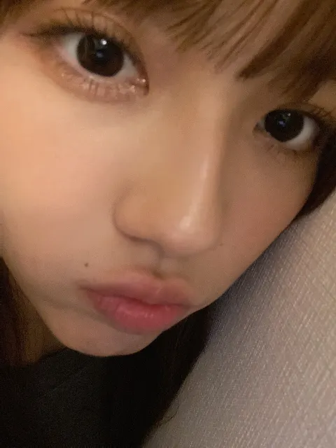 森本 茉莉｜携帯ってなかなか変えられない。今月中に変えられたら褒めてください。（2023-05-01）｜2枚目