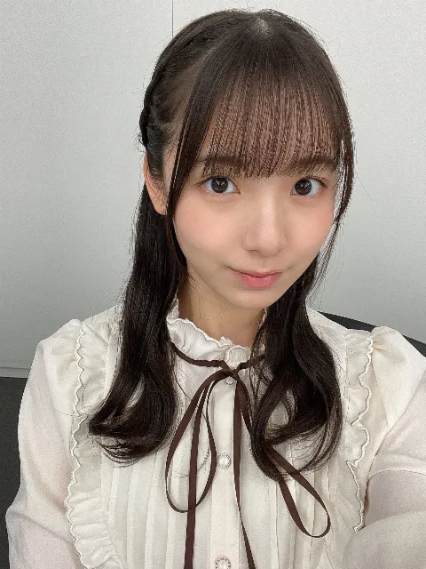 渡辺 莉奈｜最近熱くなってきて長袖から半袖に切り替えるタイミングが分からず未だに半袖を着る勇気が出ないから長袖着ちゃう 渡辺莉奈（2023-05-29）