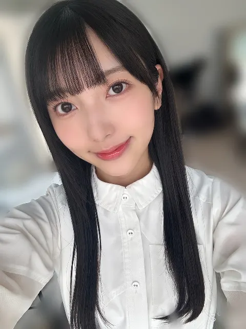 小西 夏菜実｜髪の毛からなかなか落ちないパーマ液の匂いで夏が目の前に来たことに気づく  小西夏菜実（2023-06-13）