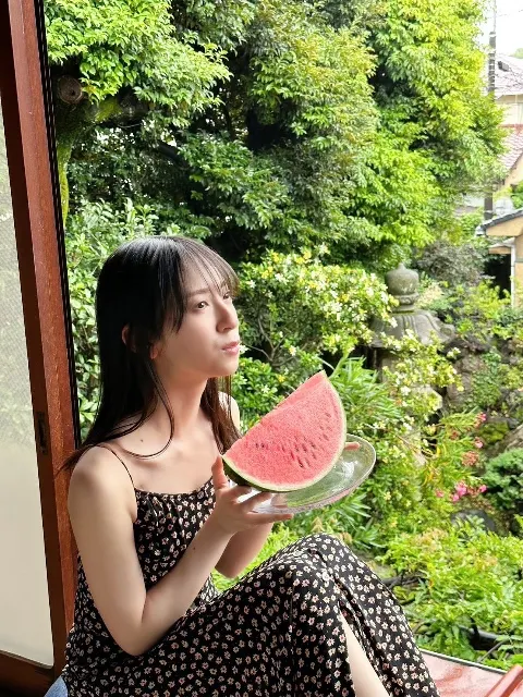 金村 美玖｜#BOMB さん 発売です🌌（2023-07-08）｜4枚目
