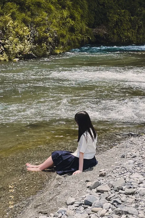 渡辺 莉奈｜本格的に夏がやって来たけど袖が長くないと落ち着かないので未だに長袖着てます。渡辺莉奈（2023-07-28）｜3枚目