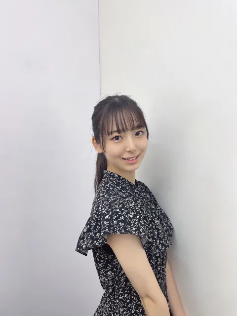 渡辺 莉奈｜ポニーテールとノースリーブ（2023-08-12）｜2枚目