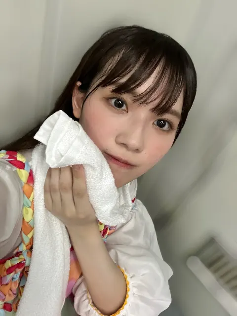 森本 茉莉｜あまりの湿気に、外歩く時眼鏡が使いものにならない日々（2023-08-13）｜4枚目