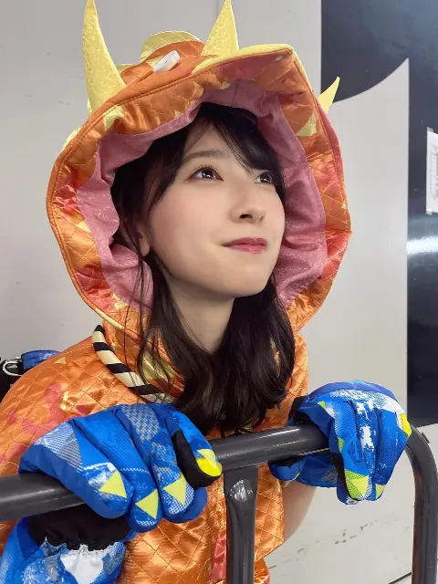 金村 美玖｜恐竜です。拾ってくれませんか？（2023-08-21）｜2枚目
