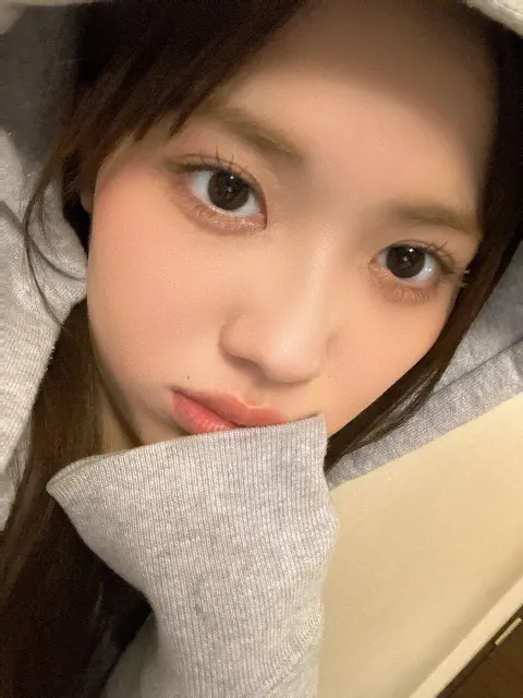 森本 茉莉｜衣替え今日こそするぞ！いや、まだちょっと暖かいかもしれないか…（2023-10-24）｜2枚目