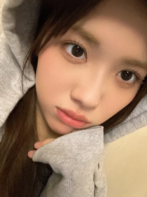 森本 茉莉｜衣替え今日こそするぞ！いや、まだちょっと暖かいかもしれないか…（2023-10-24）｜3枚目