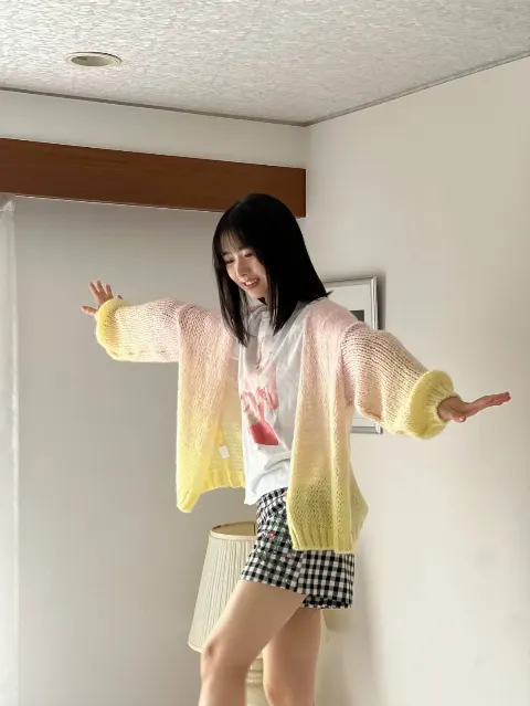 上村 ひなの｜こたつで冬（2023-12-08）｜2枚目
