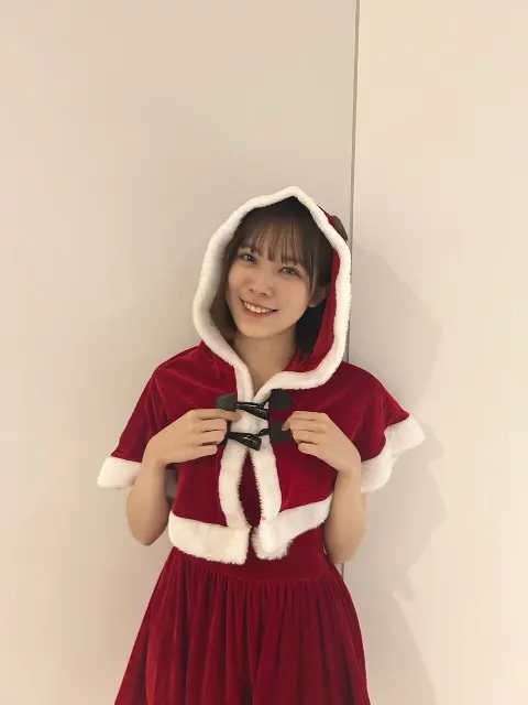 森本 茉莉｜今年はクリスマスぽいお洋服沢山着れました🎄（2023-12-26）