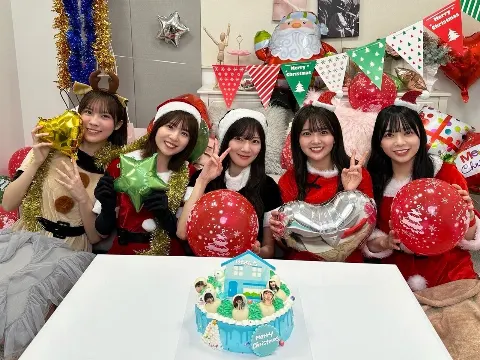 森本 茉莉｜今年はクリスマスぽいお洋服沢山着れました🎄（2023-12-26）｜8枚目