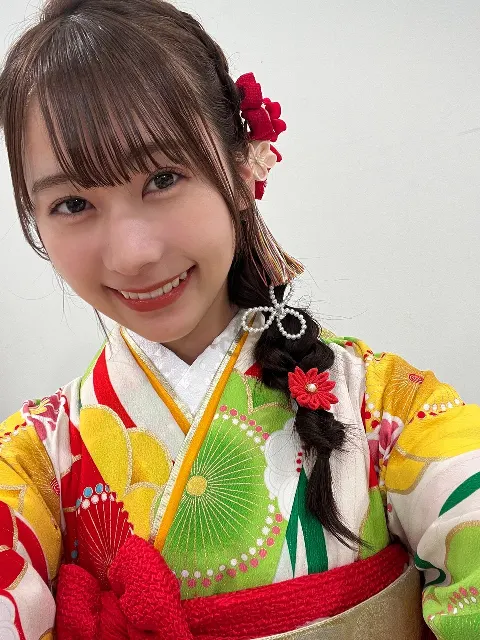 石塚 瑶季｜✨今年も後4日？！✨（2023-12-28）