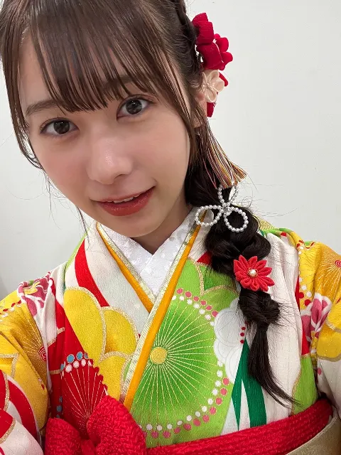 石塚 瑶季｜✨今年も後4日？！✨（2023-12-28）｜2枚目