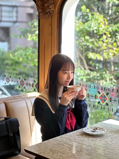 渡辺 莉奈｜中学卒業（2024-03-13）｜3枚目
