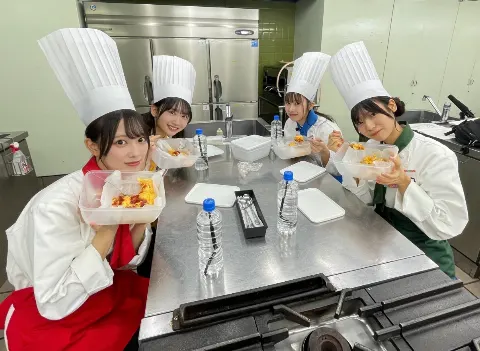 石塚 瑶季｜✨萌え萌えきゅんっ✨（2024-11-09）｜3枚目